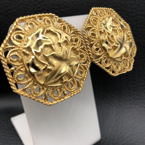 Jose Maria Barrera For Avon Earrings FALLING LEAVES Gold Tone Clip On MINT - Picture 2 of 9